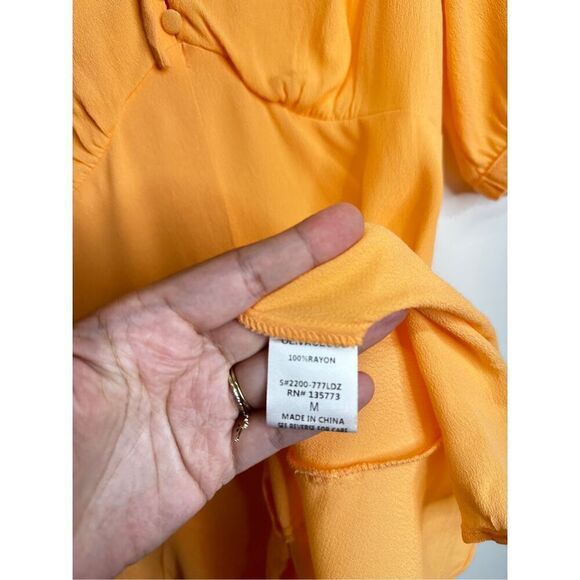 Olivaceous Romper Size Medium Womens Orange V Neck Tie Front 2/4 Sleeve - Picture 6 of 6